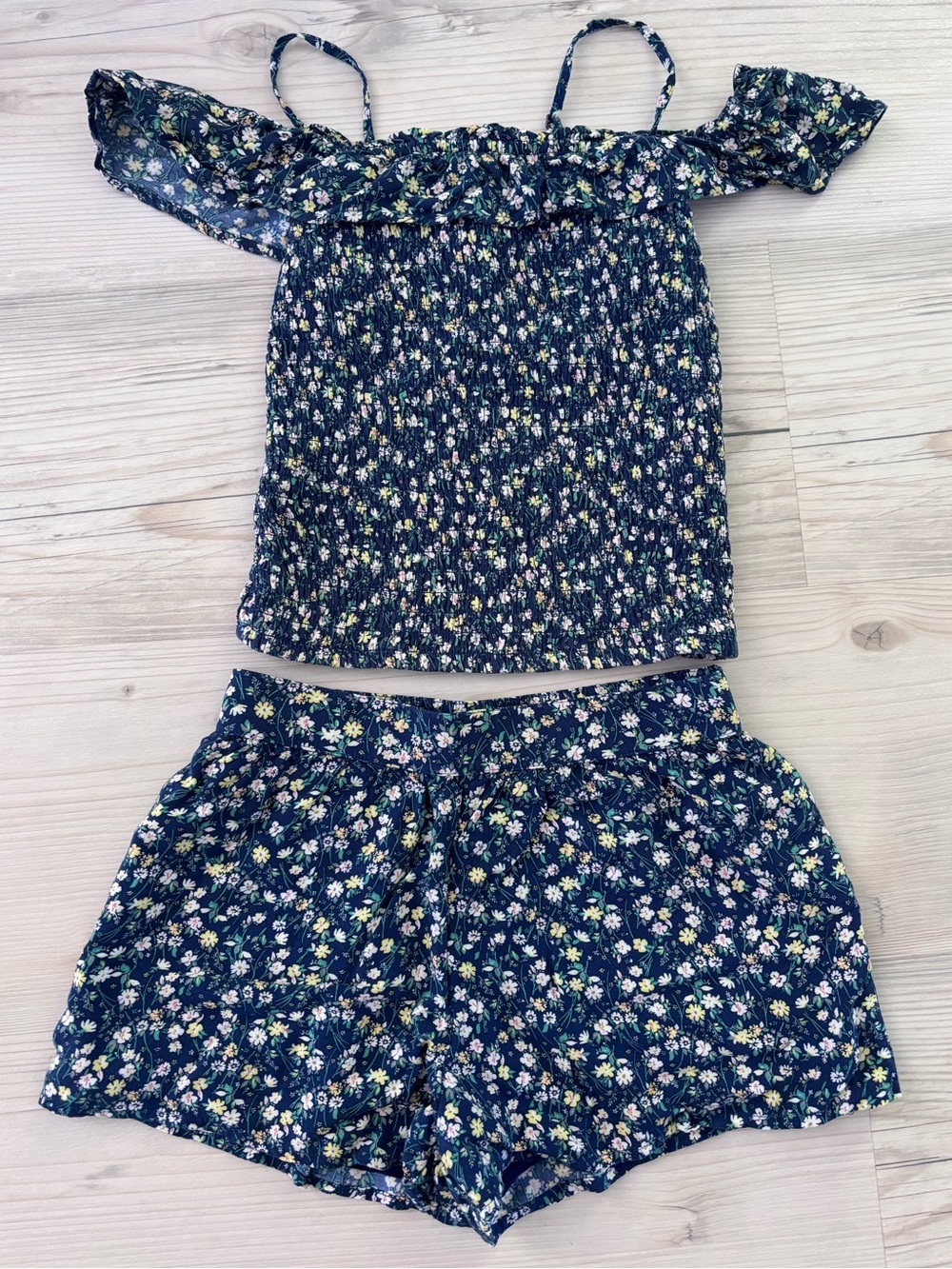 Girls Abercrombie Size 9/10 2 piece set EUC
